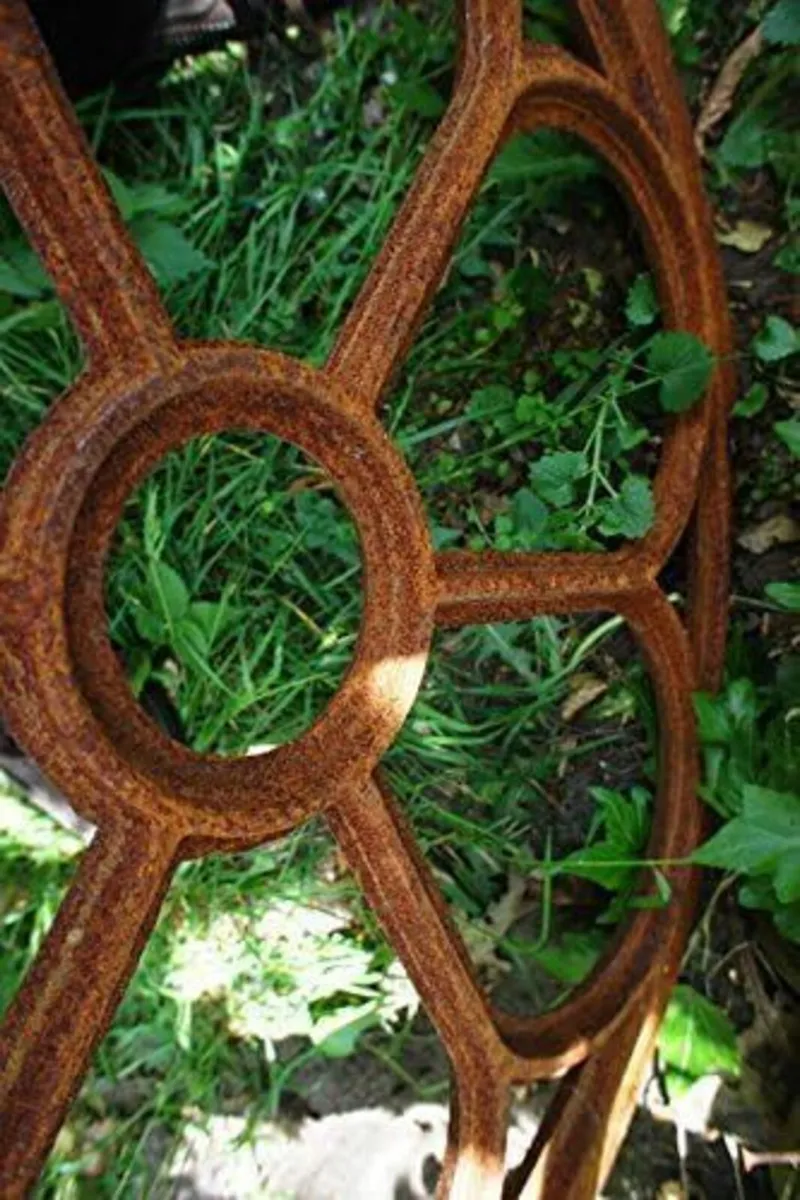 Round Iron Window, Former Gable Window Stable Wind - Image 2