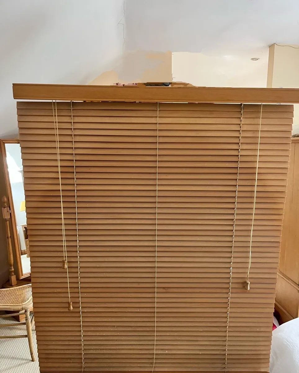 Pine Wooden Blinds - Image 3