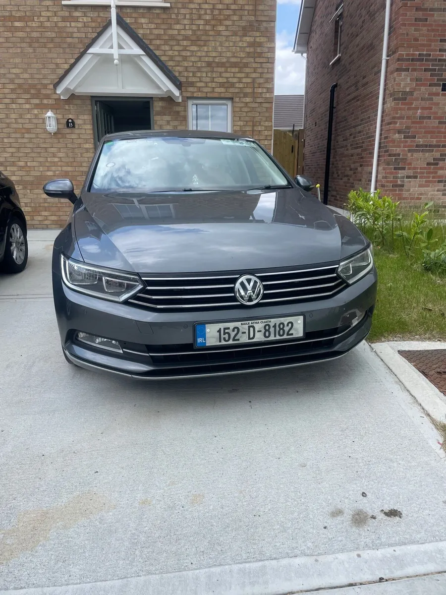 Volkswagen Passat - Image 1