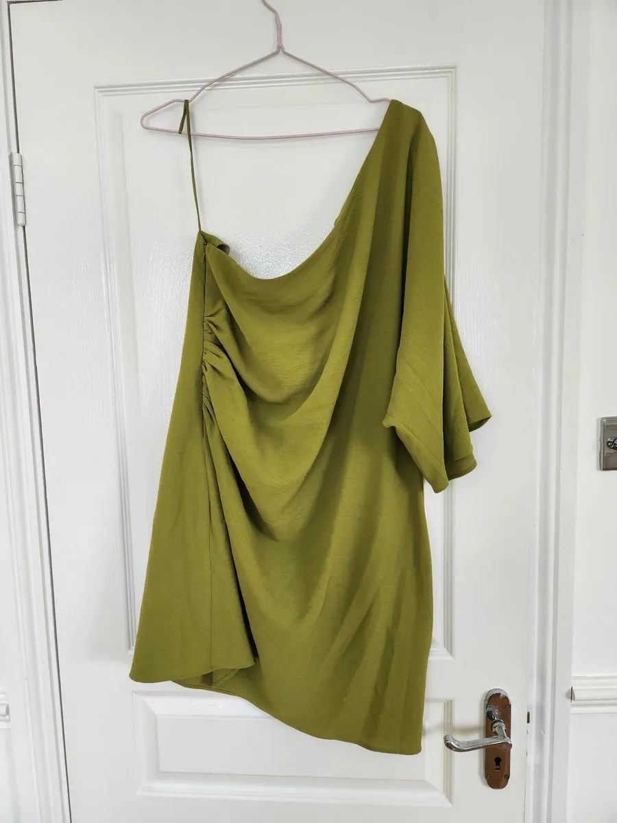 Brand new dress - Image 2