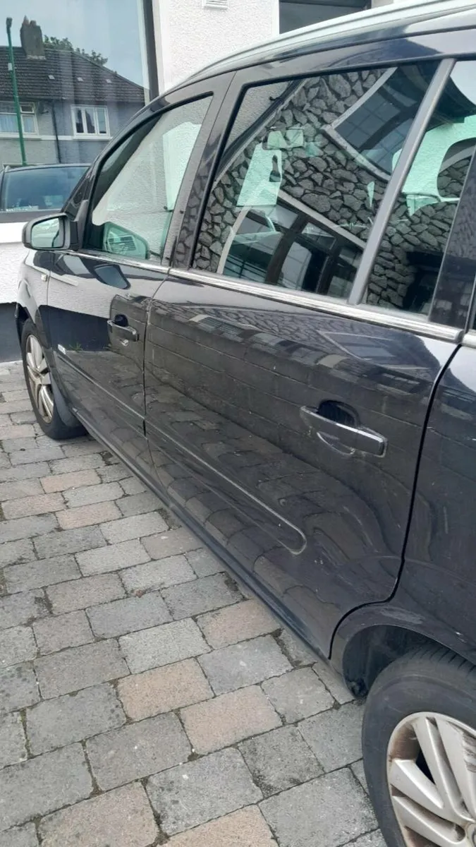 Car - Image 4