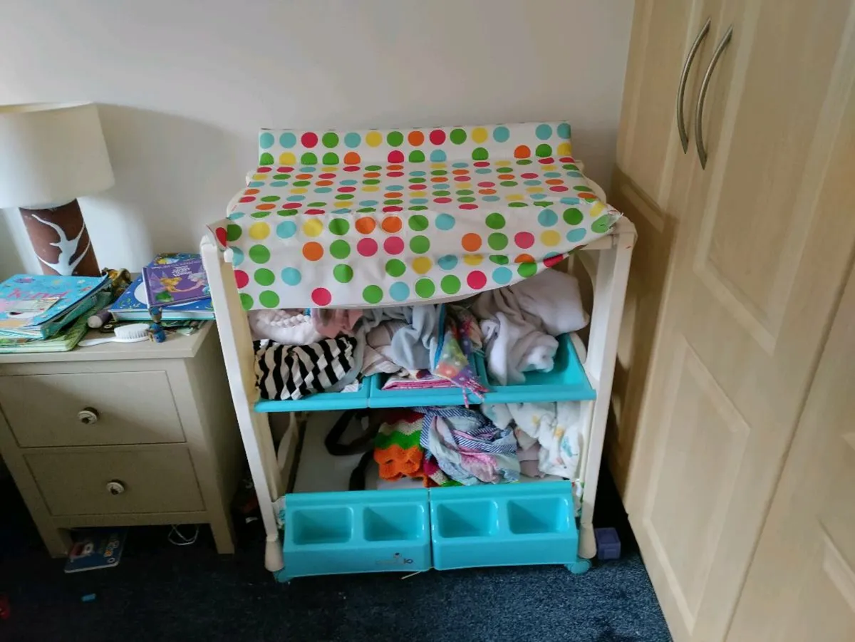 Baby changing table - Image 4
