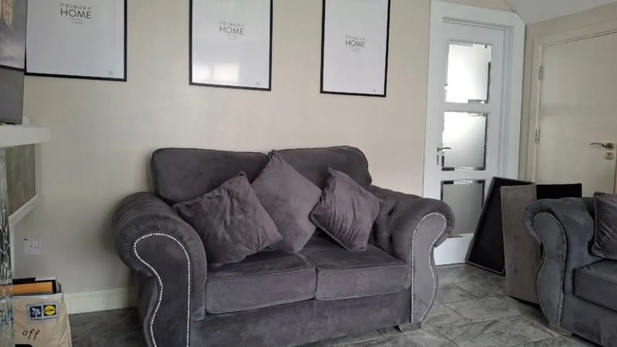 Sofas  3+2..both 350 - Image 1