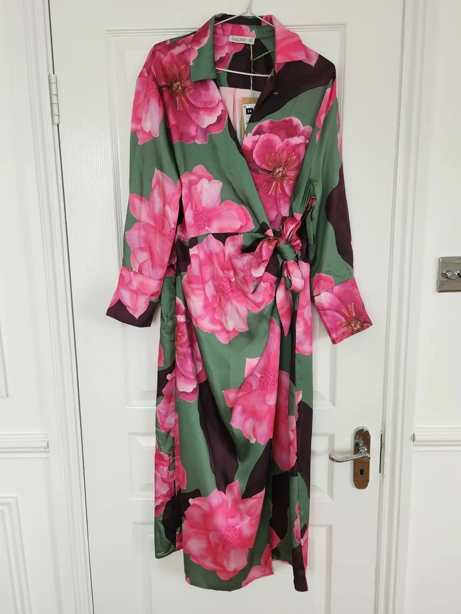 Brand new dresses - Image 1