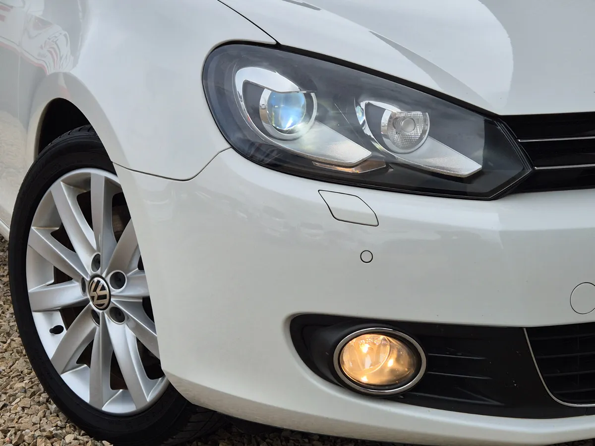 VOLKSWAGEN GOLF AUTO DSG LOW KM - Image 2