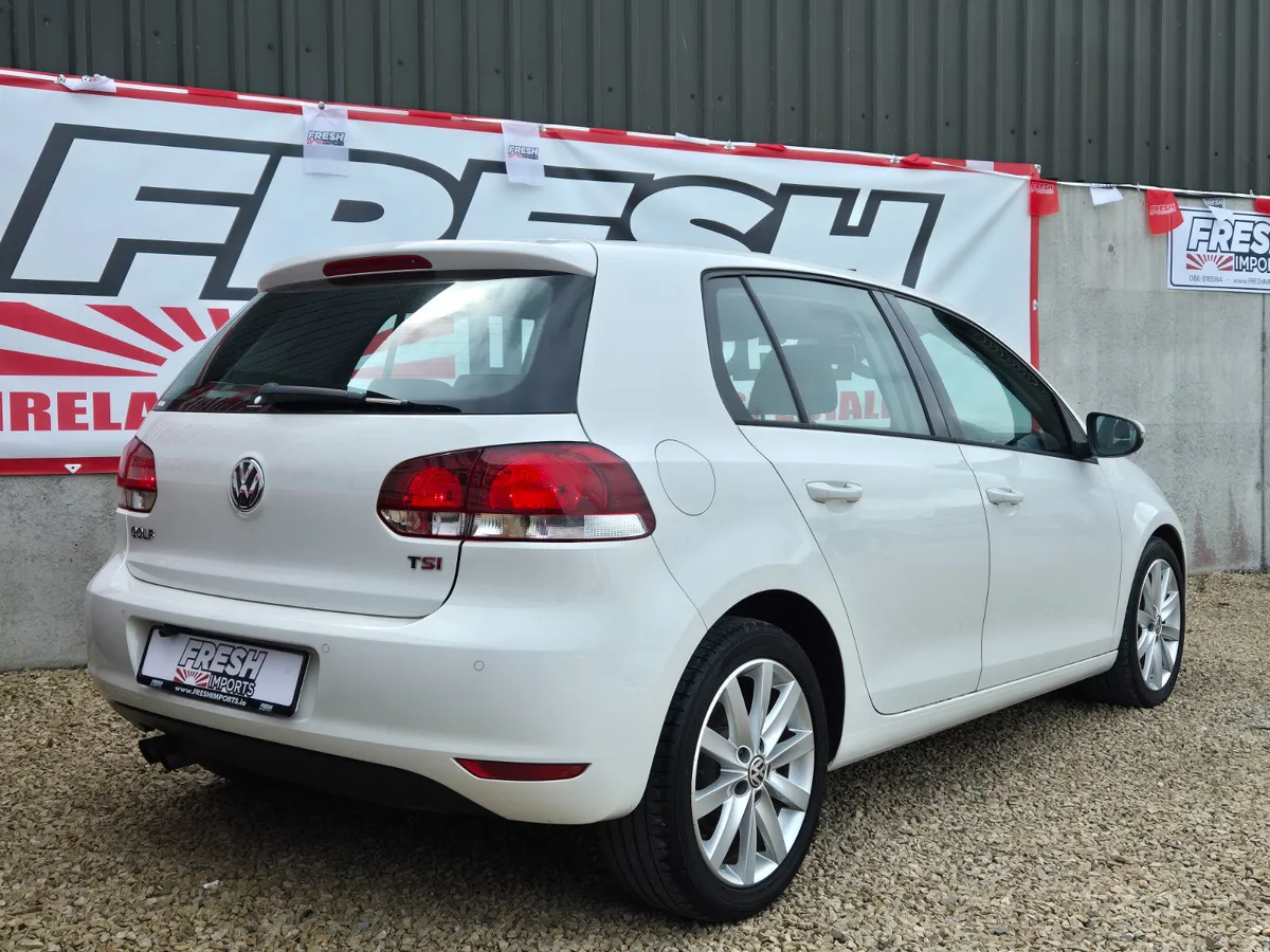 VOLKSWAGEN GOLF AUTO DSG LOW KM - Image 4