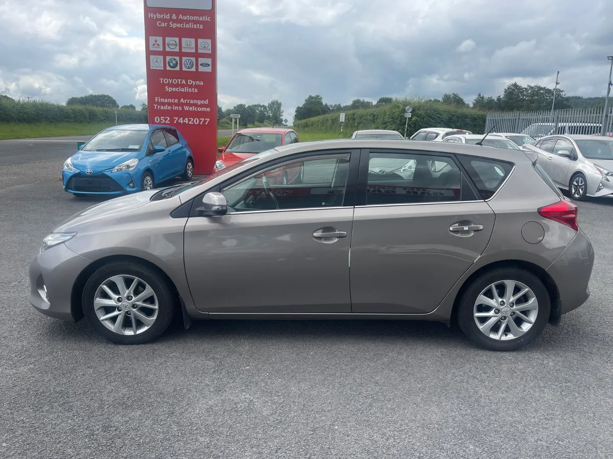 Toyota Auris 2014 - Image 4