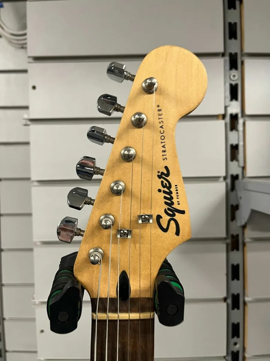 Squier Stratocaster - Image 2