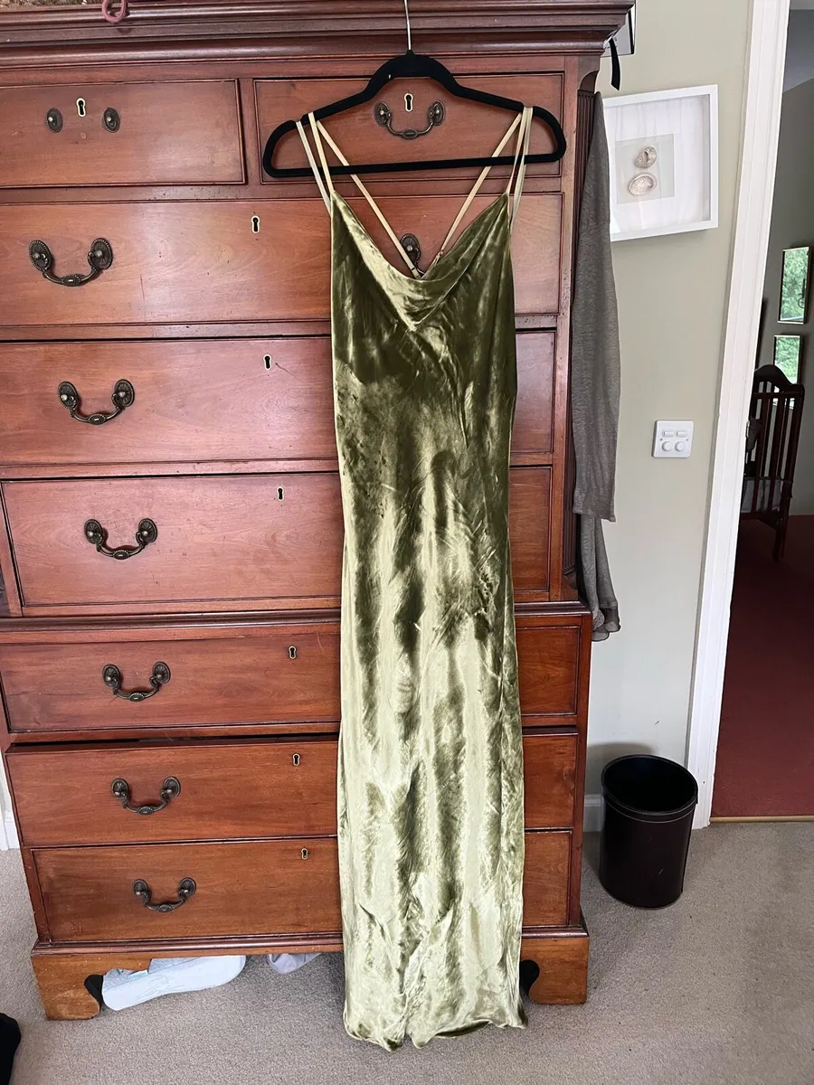 Deb’s dress - Image 1