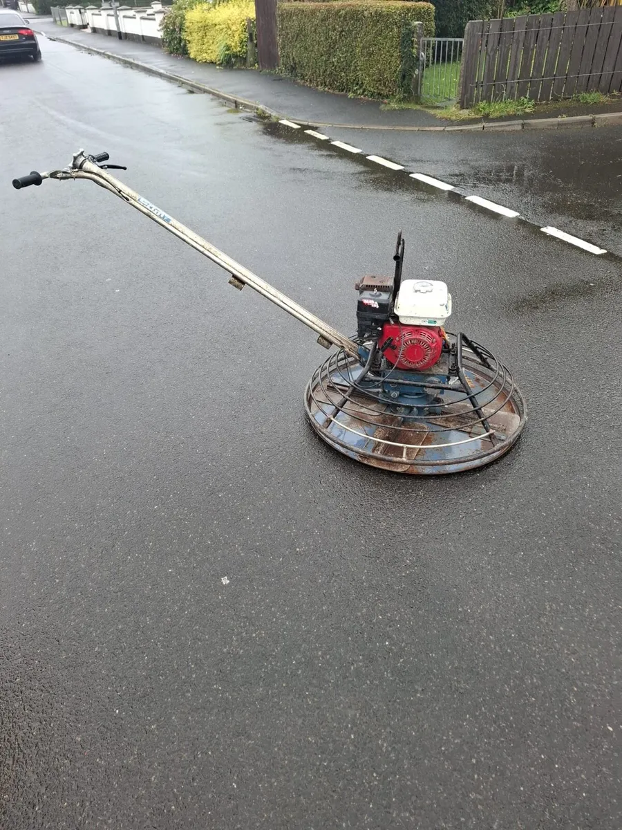 Besto 36” petrol powerfloat Honda engine and pan - Image 3