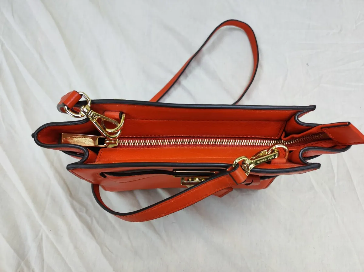 Michael Kors Hamilton Traveler Messenger Bag - Image 1