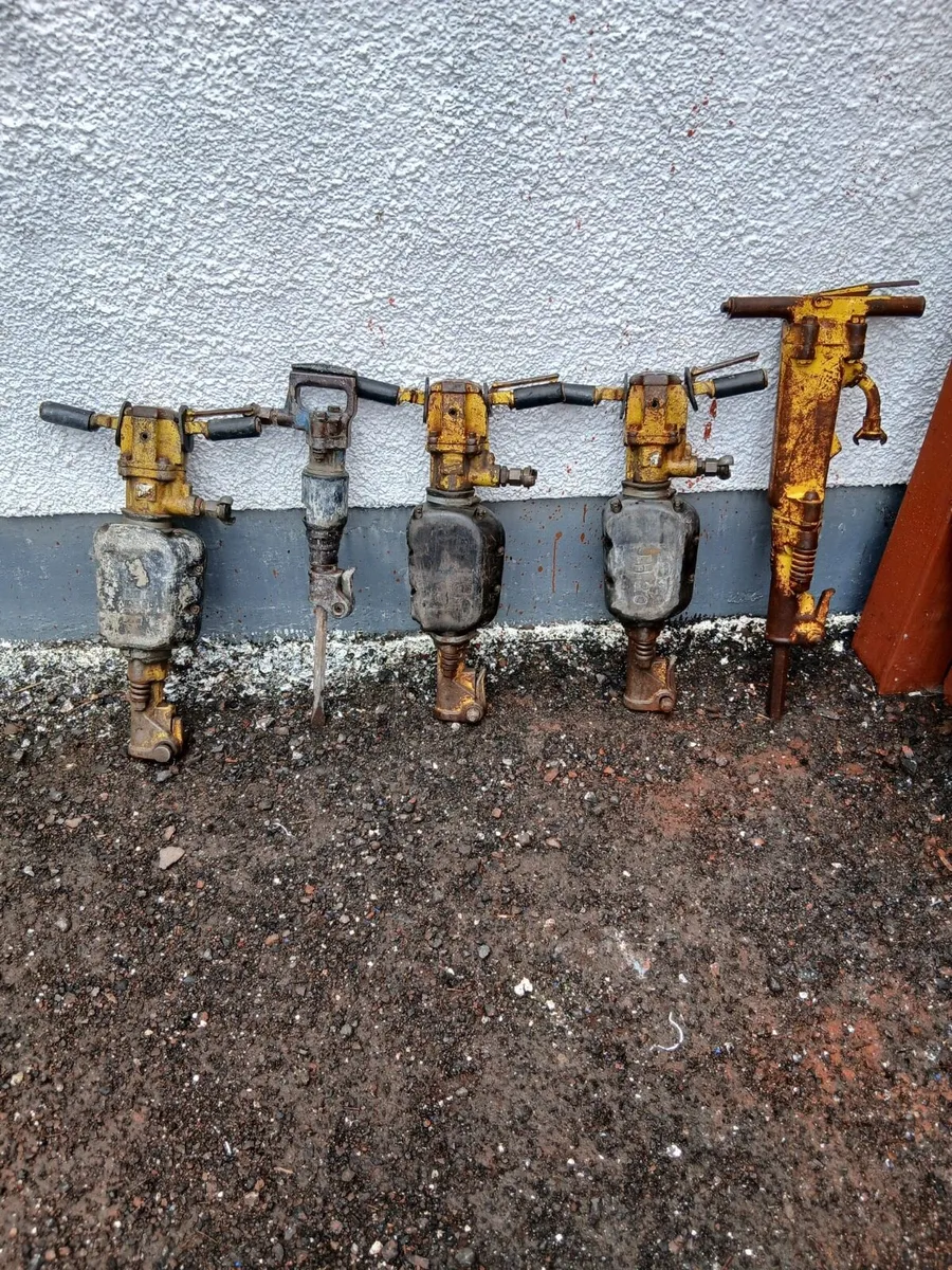 5 large air operated jack hammer - Image 2