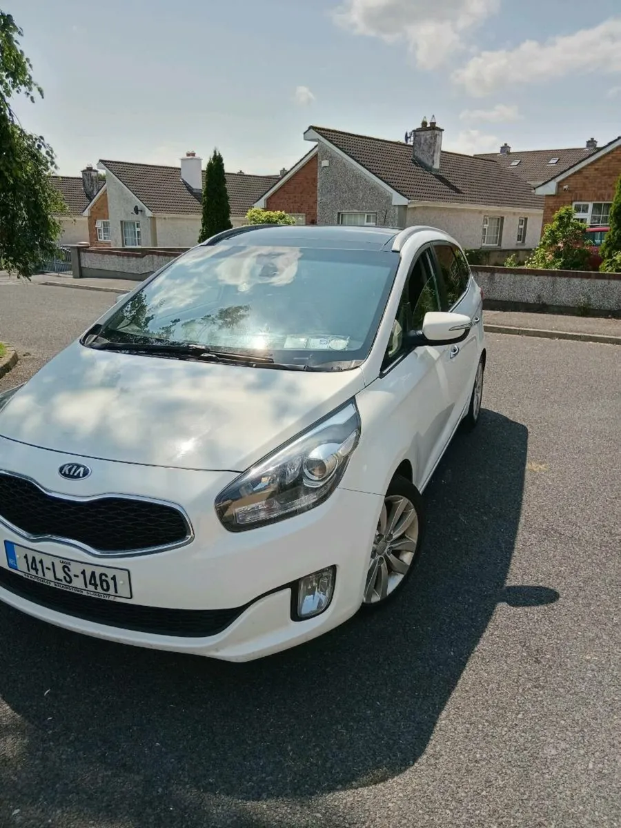 2014 Kia carens Tested till 27/08/25 - Image 3
