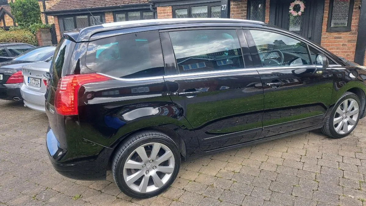 PEUGEOT 5008 1.6D 7SEATER 2014 SUPERB CONDITION - Image 4