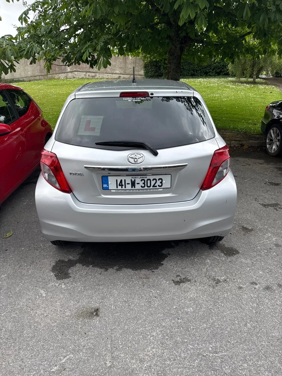 Low Milage Toyota Yaris 1.3 Automatic ,2014 - Image 3