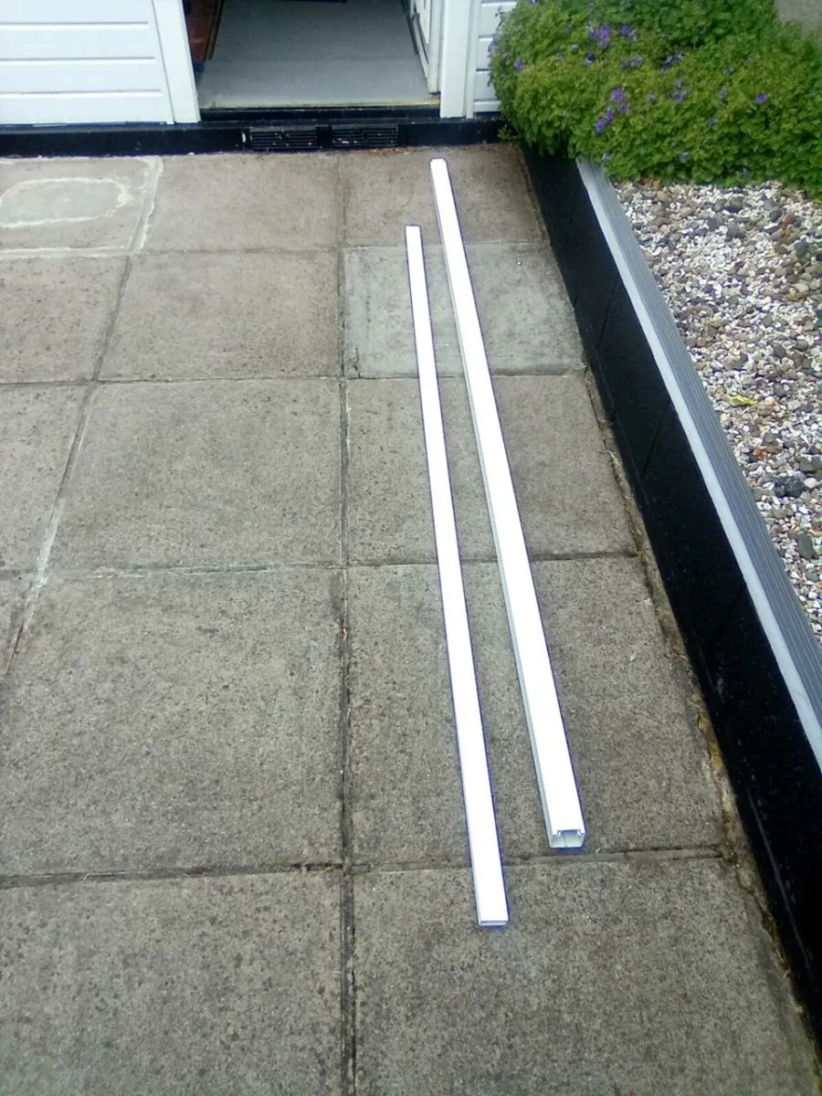 2 X. 2  METRE. LENGTHS.  OF  PLASTIC  TRUNKING - Image 1
