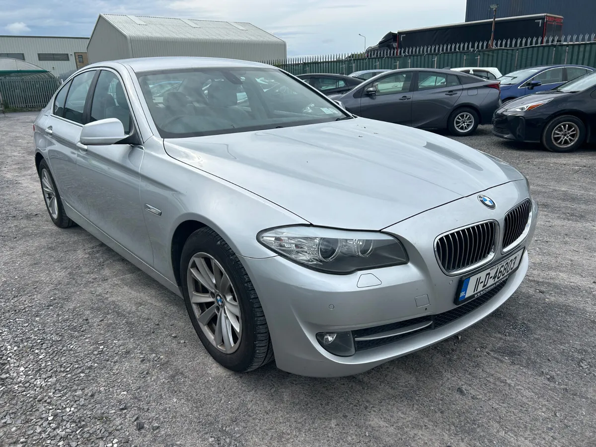 2011 BMW 5-Series 520d automatic cream leather - Image 1