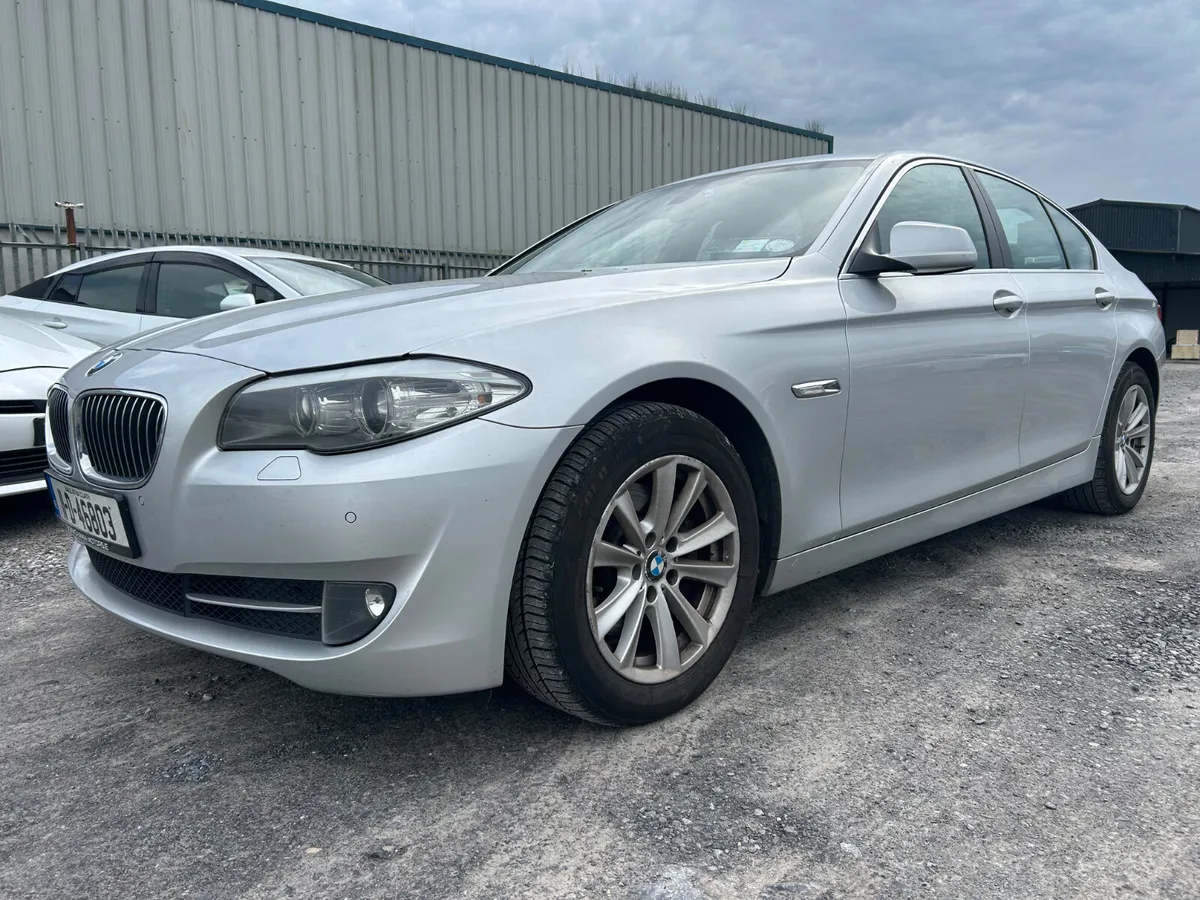 2011 BMW 5-Series 520d automatic cream leather - Image 2