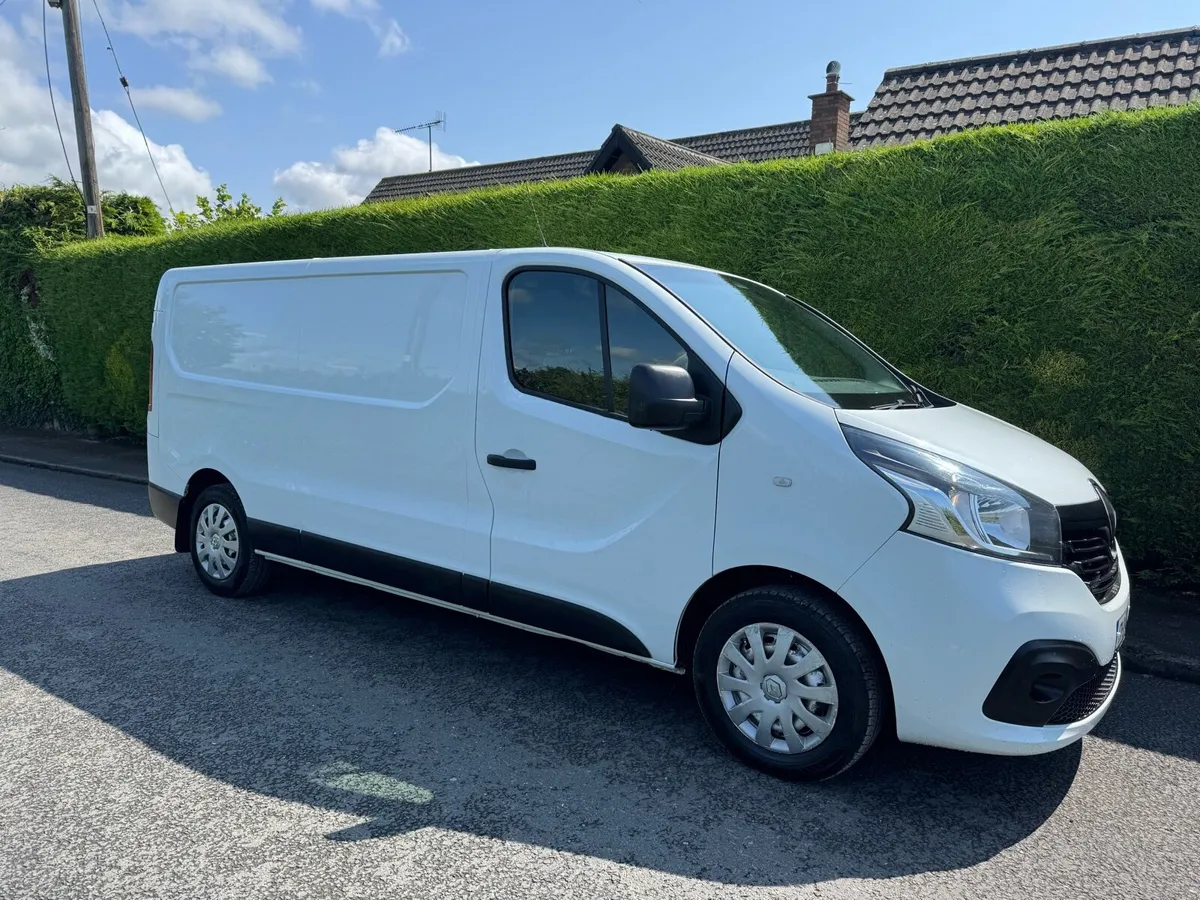 Renault Trafic cvrt 6/26 tax 9/25 low mileage - Image 1