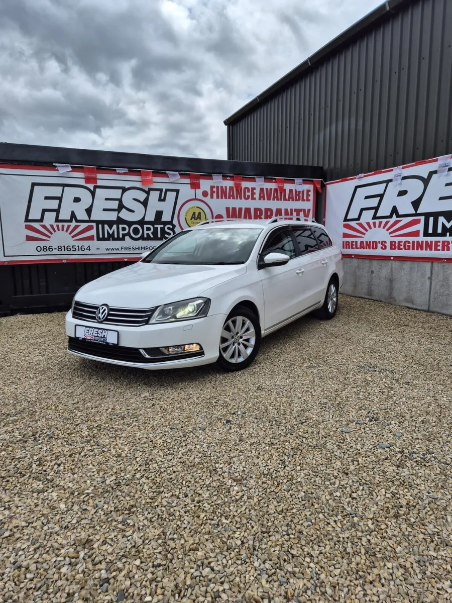 VOLKSWAGEN PASSAT ESTATE DSG 1.4 LOW KM - Image 1