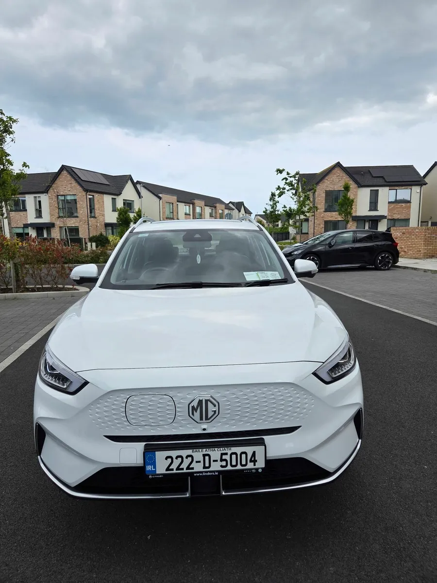 MG ZS EV Exclusive | Sky Roof, 440KM Range, 360° C - Image 1