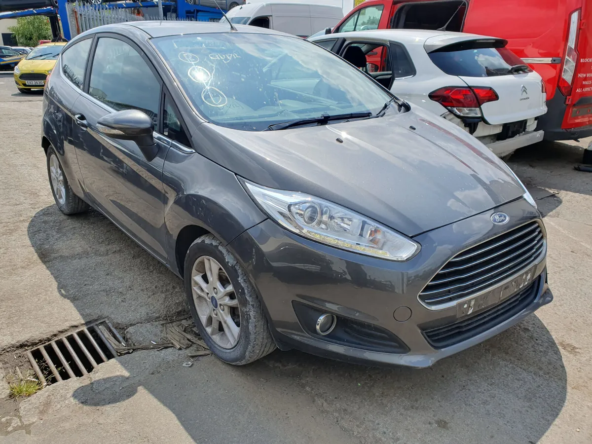 16 FORD FIESTA  1.0 TURBO FOR BREAKING - Image 1