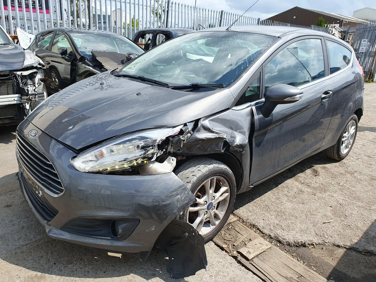 16 FORD FIESTA  1.0 TURBO FOR BREAKING - Image 2