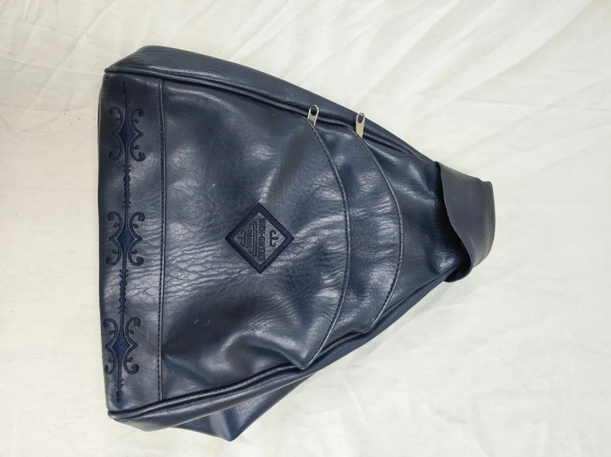 Chic & Versatile MICK GWEND PARIS Backpack - Image 2