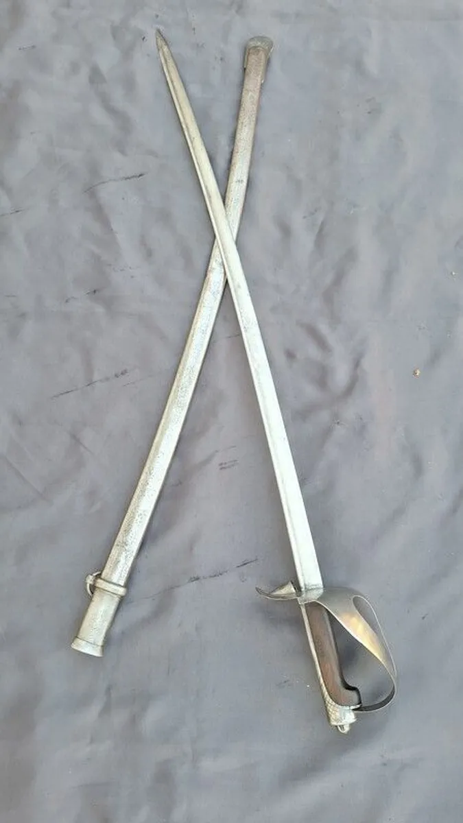 Antique cavalry sword - Image 2