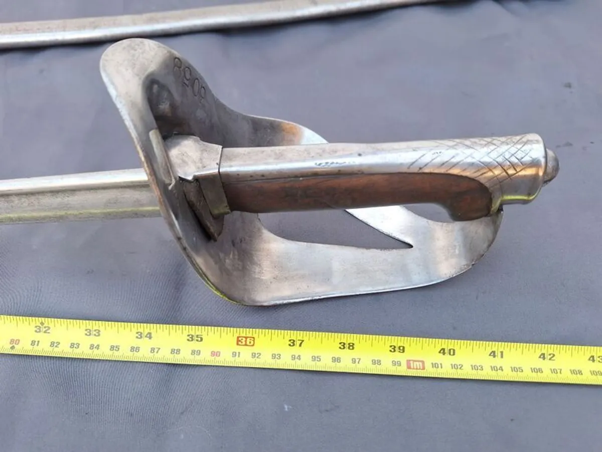 Antique cavalry sword - Image 3