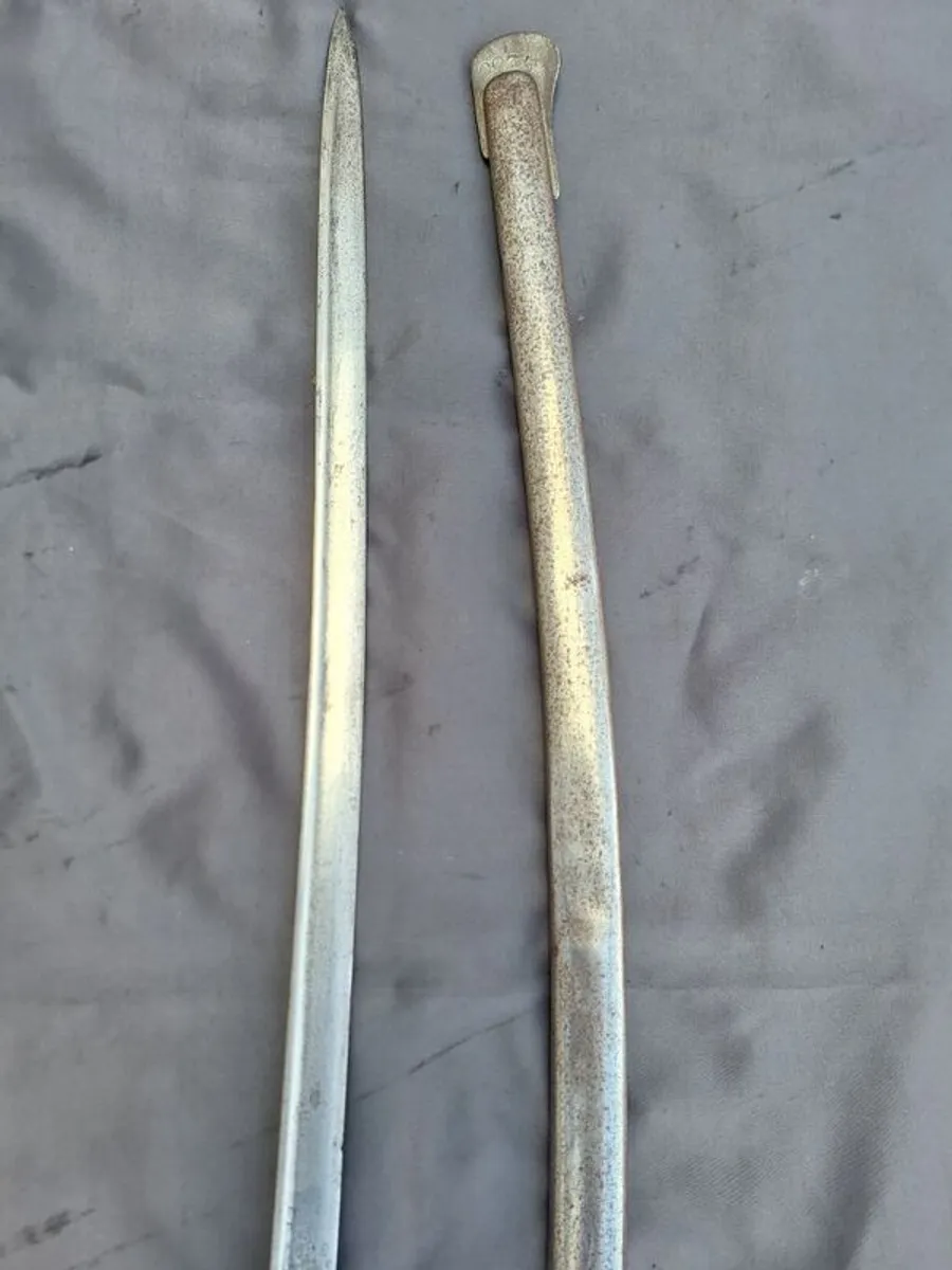 Antique cavalry sword - Image 4