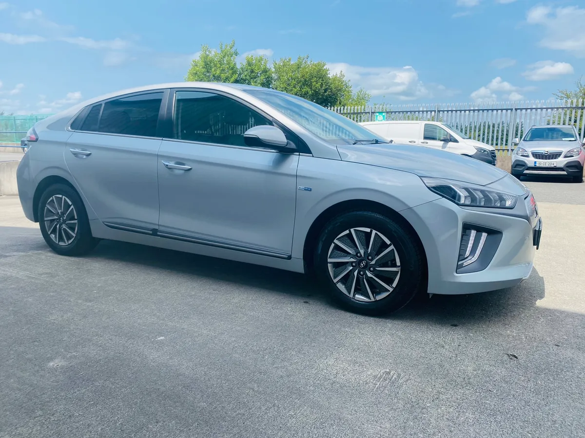 202 Hyundai IONIQ 38KW €15,950 - Image 3