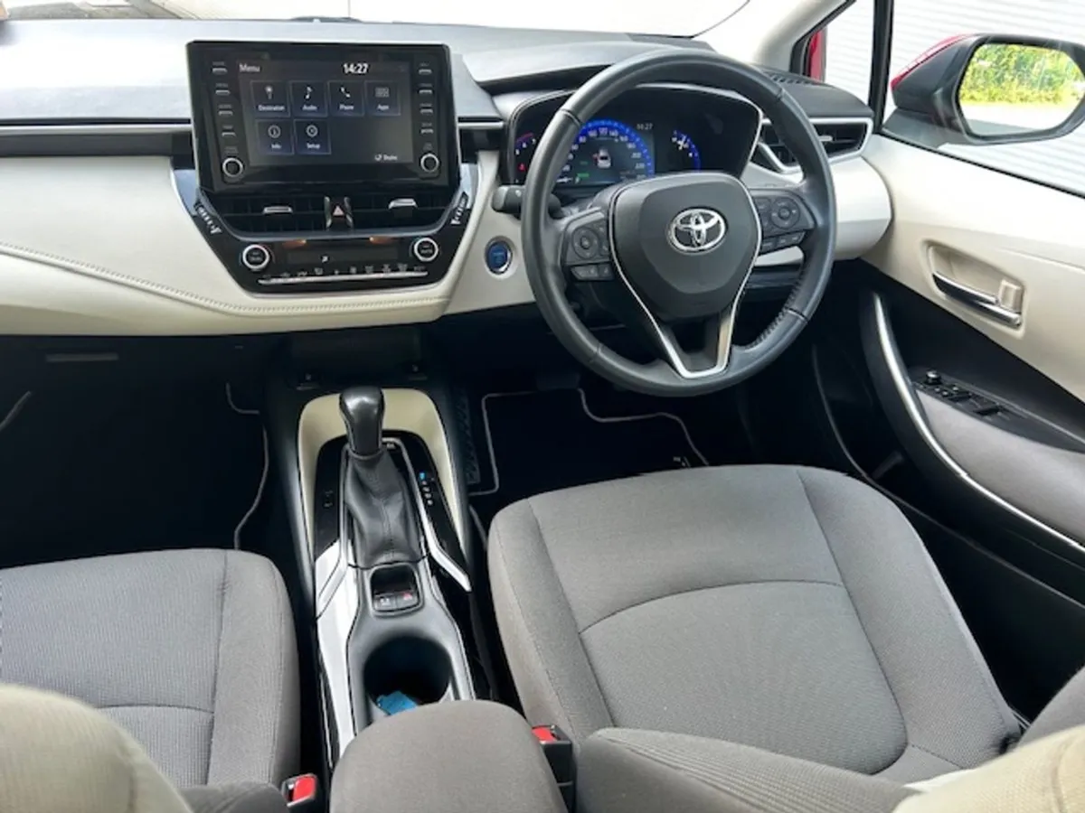 Toyota Corolla 1.8 Hybrid Luna Sport Saloon - Image 4