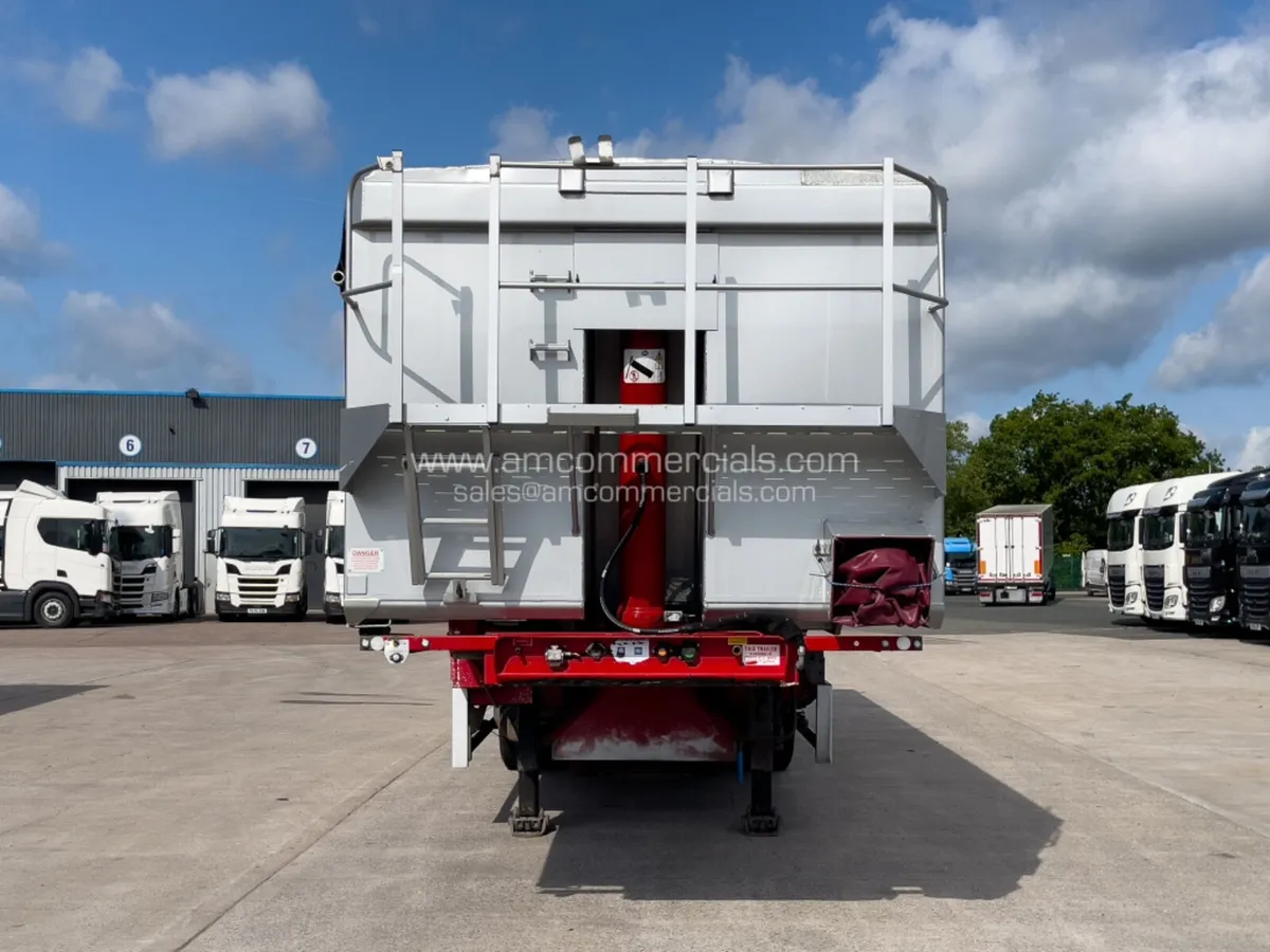 2015 PRIDEN TRIAXLE BLOWING TIPPING TRAILER - Image 2