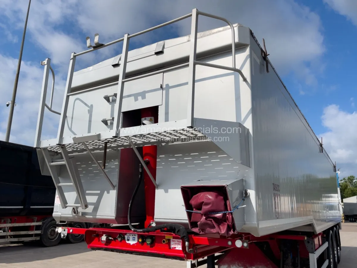 2015 PRIDEN TRIAXLE BLOWING TIPPING TRAILER - Image 3