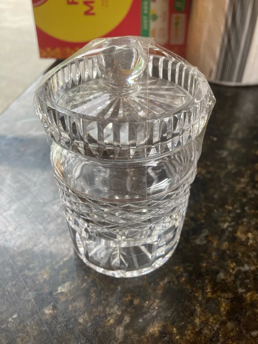 Waterford Crystal hunny jar with lid - Image 1