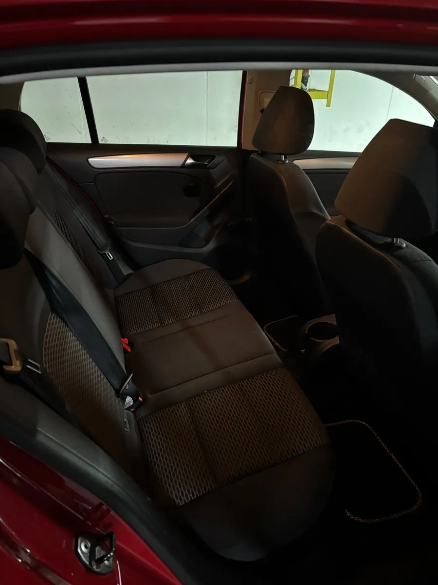 2010 Volkswagen Golf - Image 3
