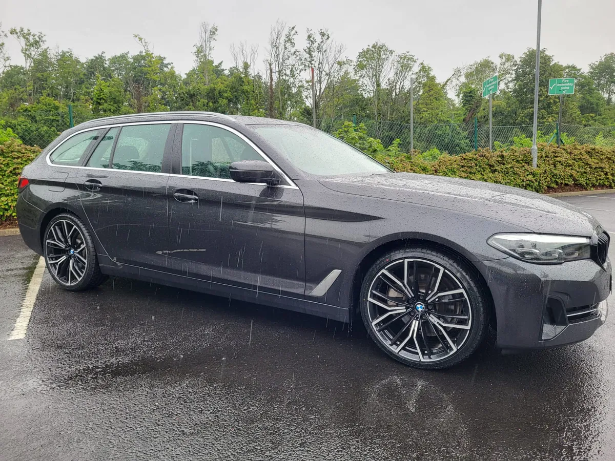 2021 BMW 520D SE AUTO TOURING WITH M SPORT ALLOYS - Image 1