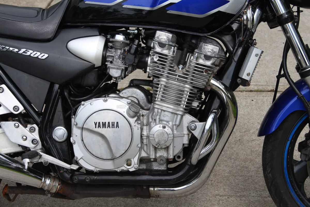 2000 Yamaha XJR 1300 - Image 2