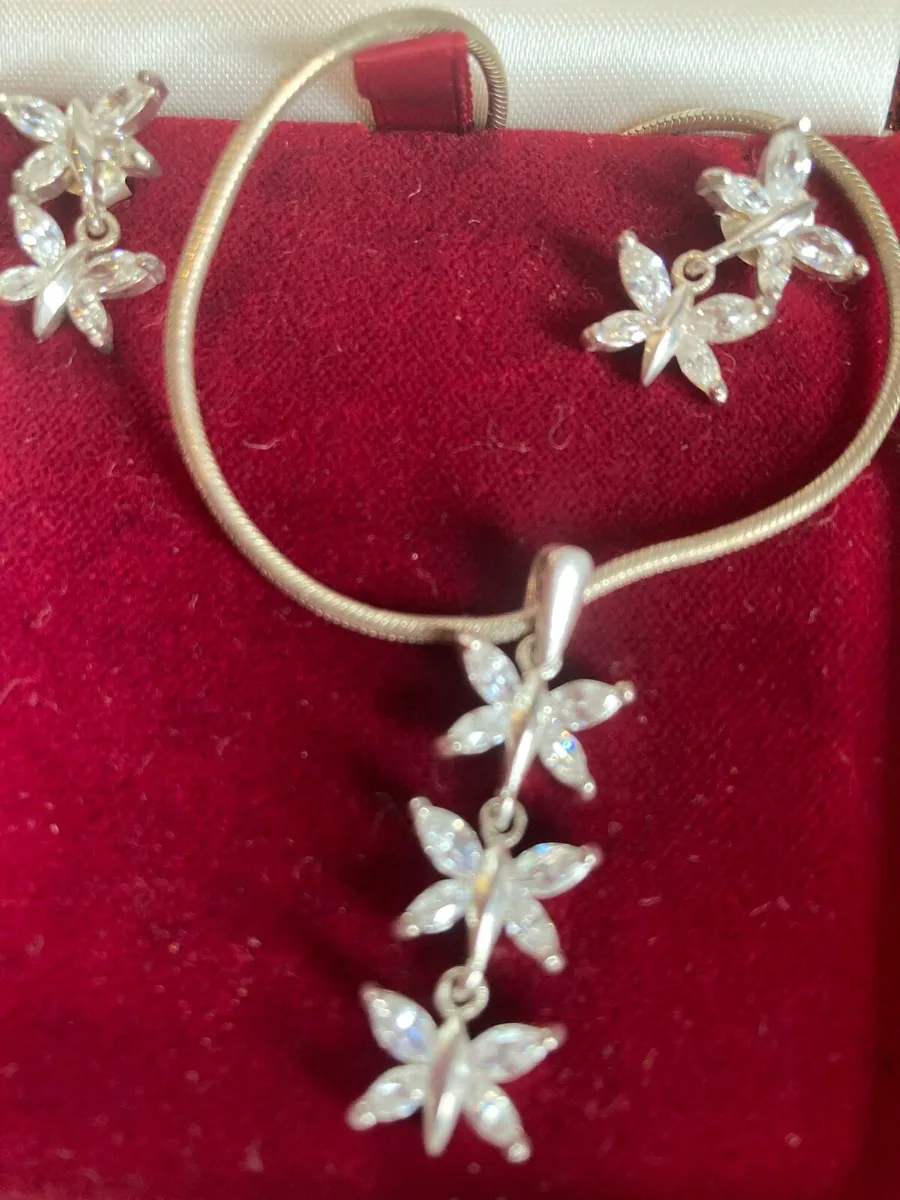 Sterling sliver pendant and earrings set - Image 2
