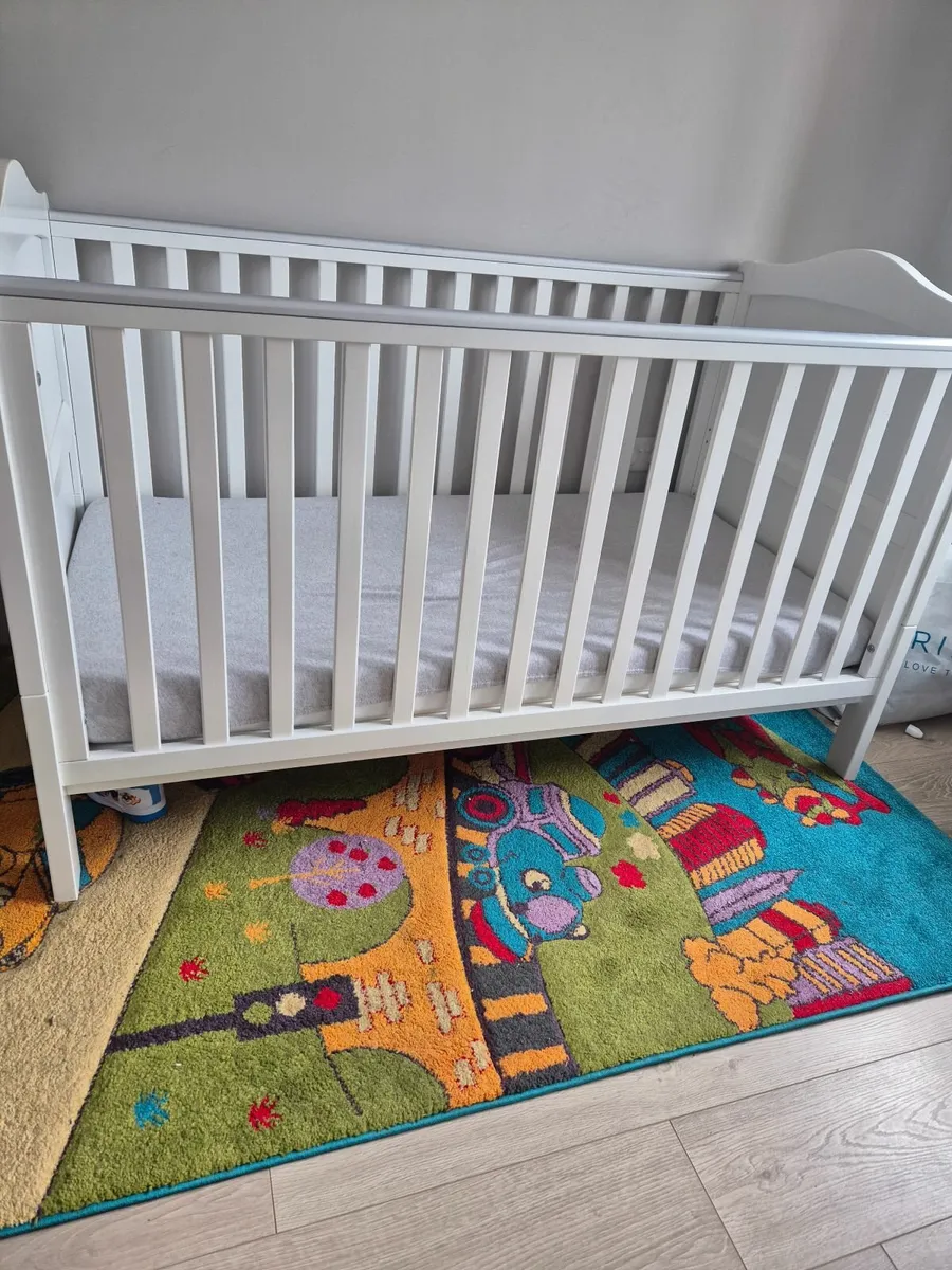 Cot bed - Image 1