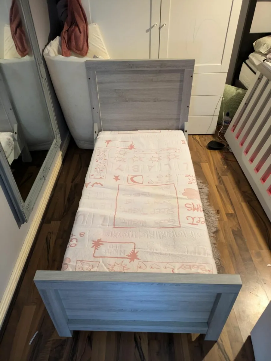 Puschair, cot, highchair and more - Image 2