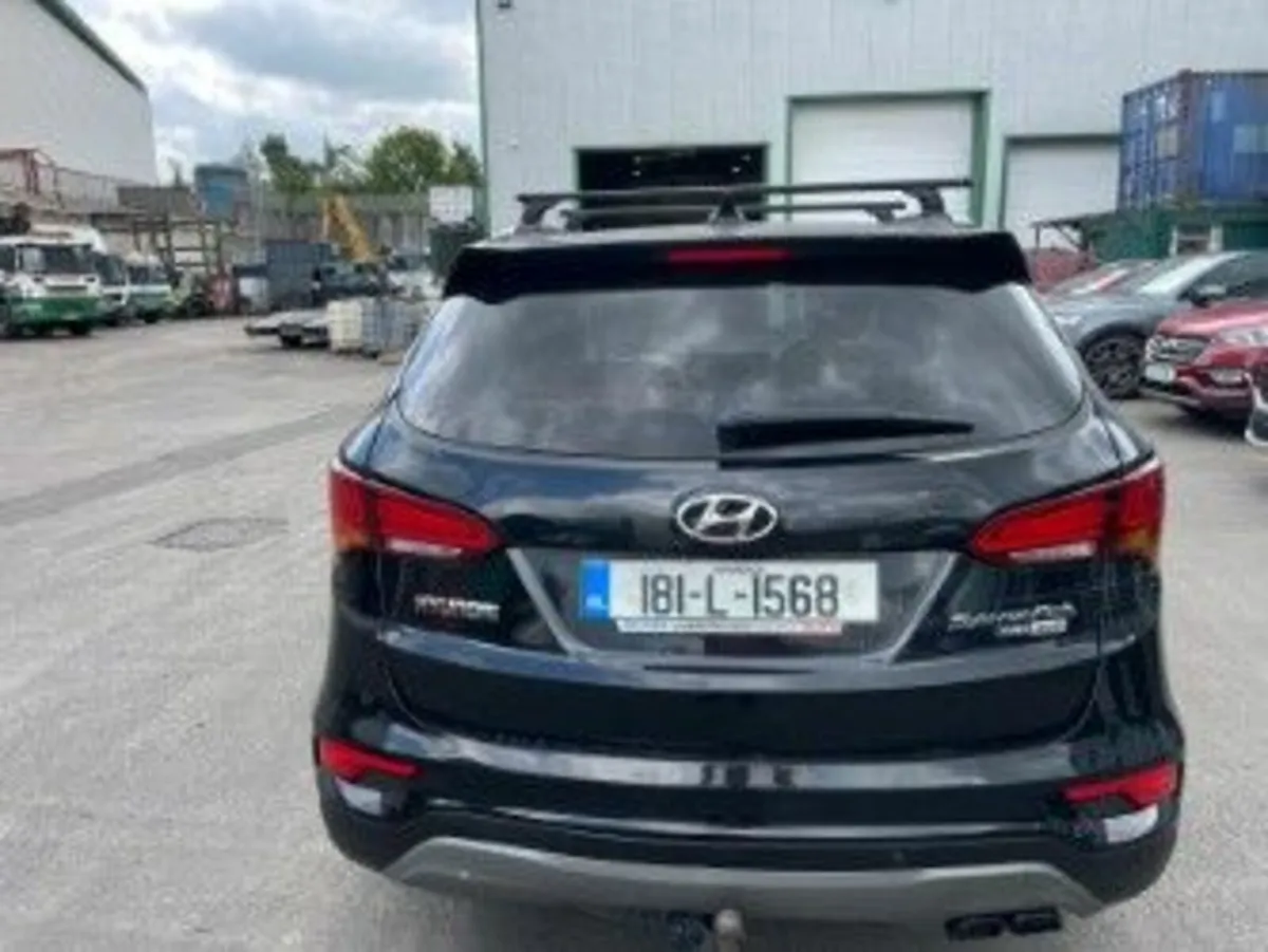 Hyundai Santa Fe 2018 - Image 2
