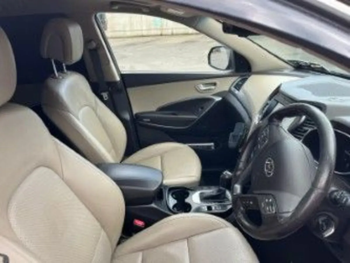 Hyundai Santa Fe 2018 - Image 3