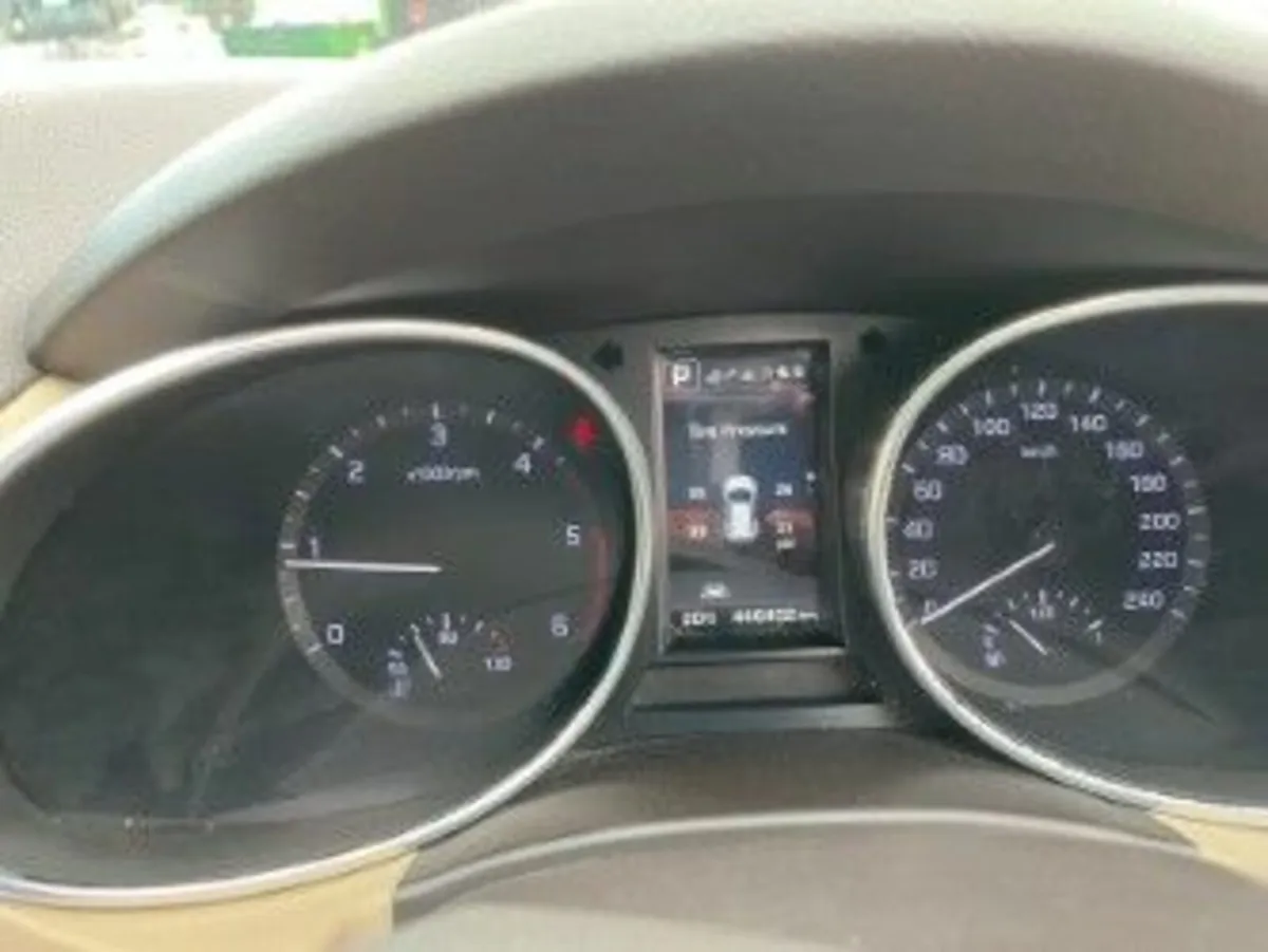 Hyundai Santa Fe 2018 - Image 4