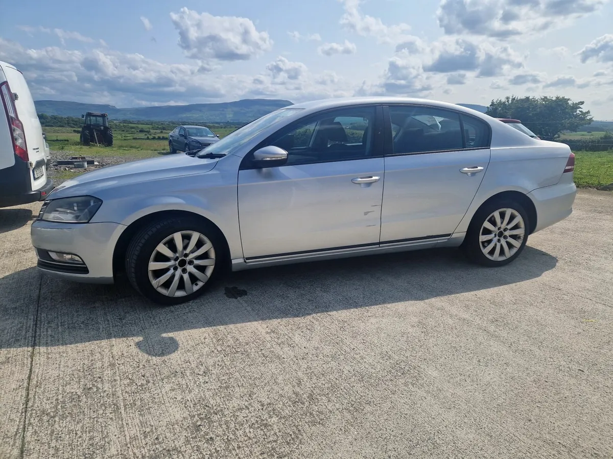 Volkswagen Passat 2011 low miles - Image 1