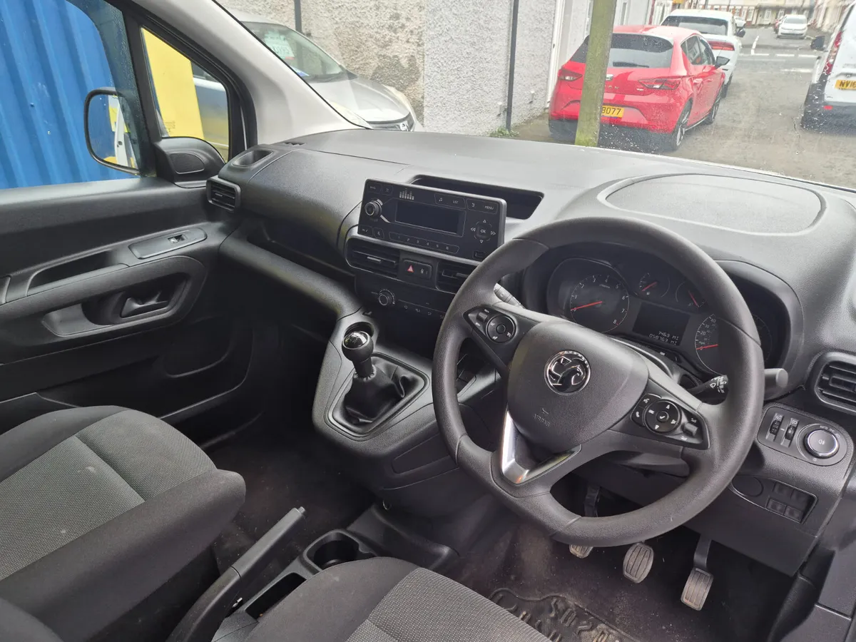 Vauxhall Combo 2021 - Image 3