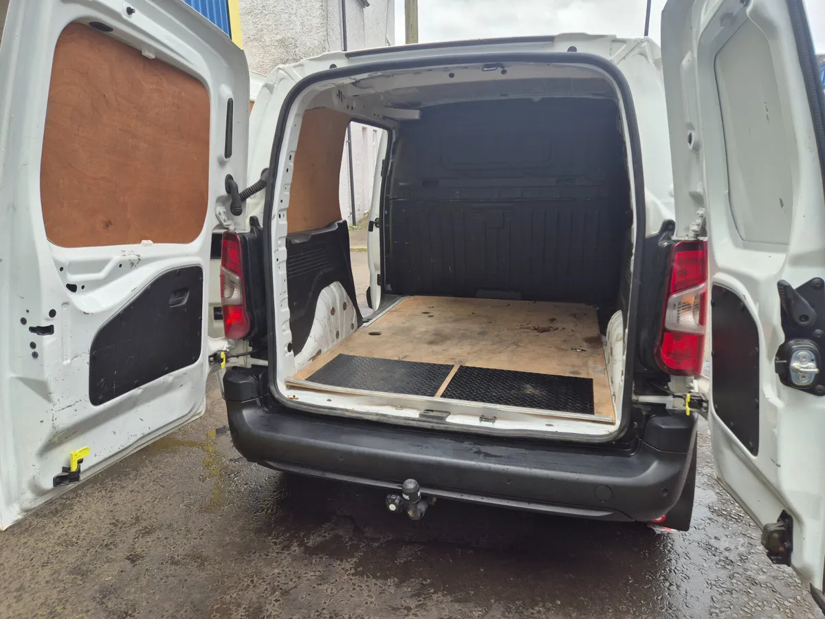 Vauxhall Combo 2021 - Image 4