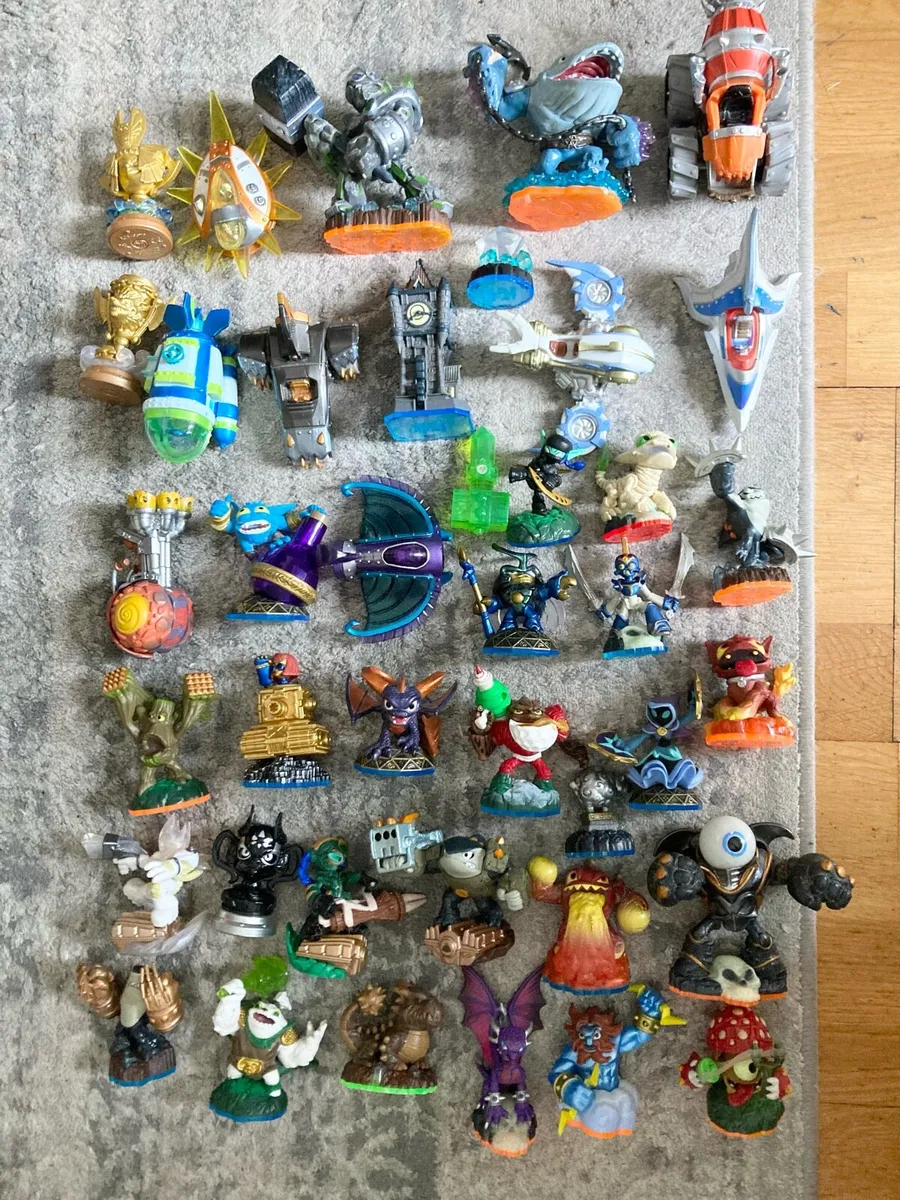 40 Undamaged Skylanders (€30 total  posted)
