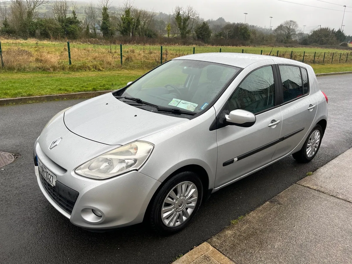 11 RENAULT CLIO 1.2 DYNAMIQUE €2,750 NCT 04-26 - Image 3